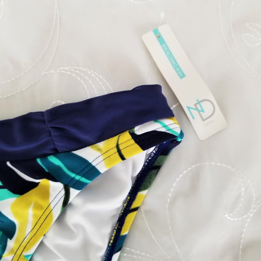 New Directions Sz M Swim Bottoms Leaves Green Blue - Picture 3 of 7